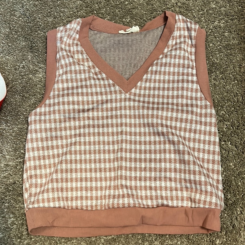 Pink and white checkered cropped vest size medium